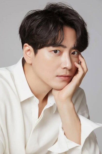 イ・ジュニョク (이준혁)のプロフィール画像